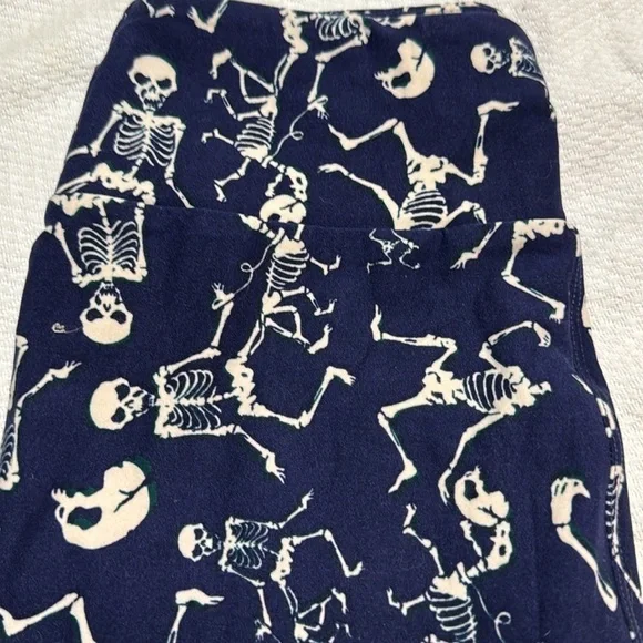 Lularoe Navy with White Skeletons Halloween Leggings One Size - Picture 3 of 6